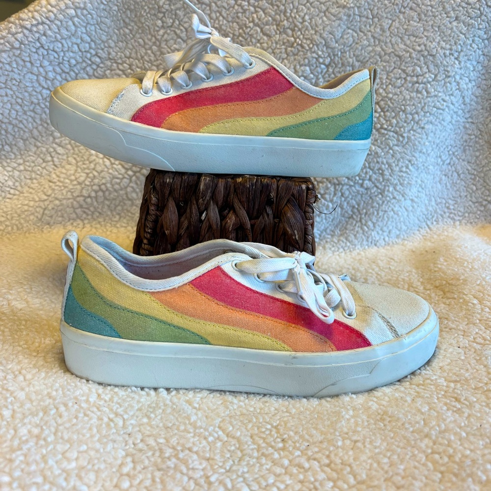 GC, Sz 7 sketchers Bobs sneakers